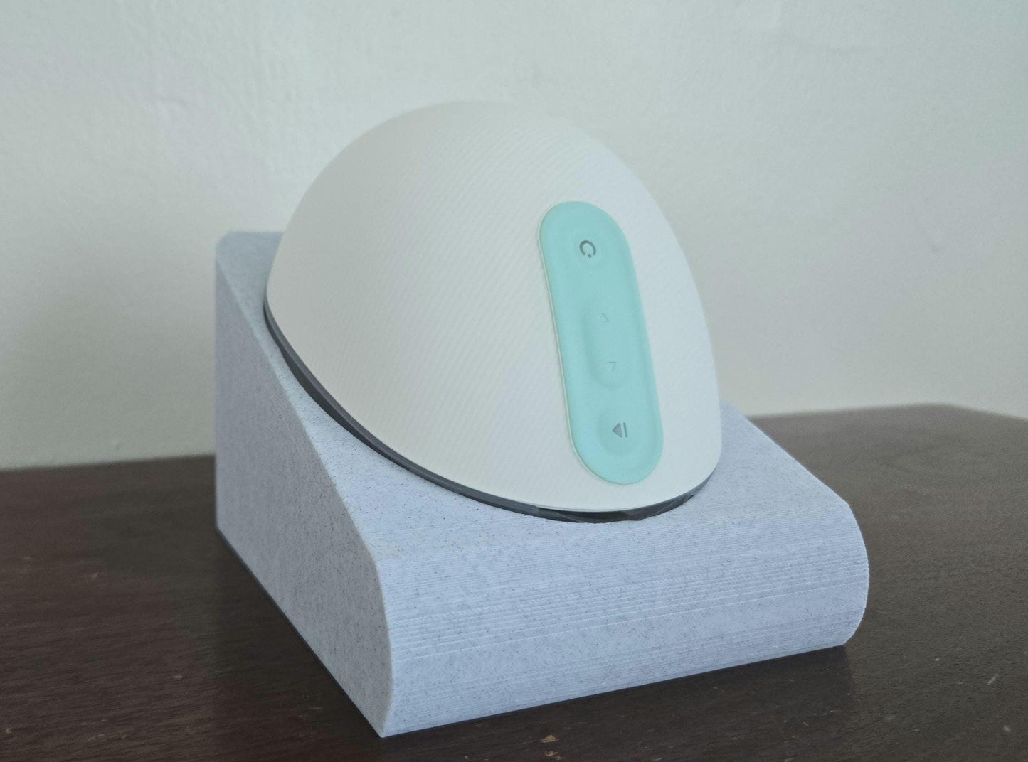 Willow 360 Portable Breast Pump Single and Dual Dock for charging and storing